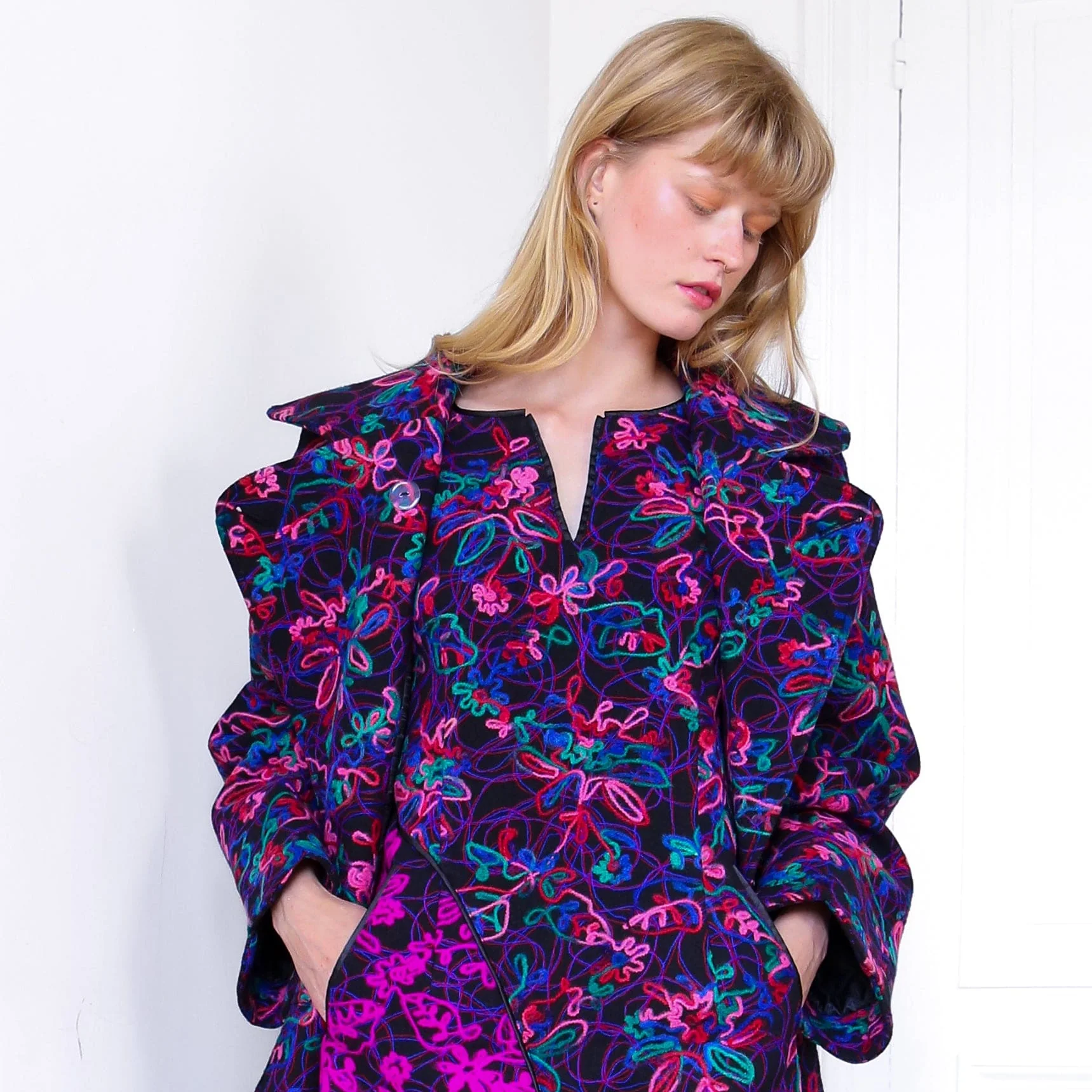 Robe Ouranos Violet Studio - Image 3