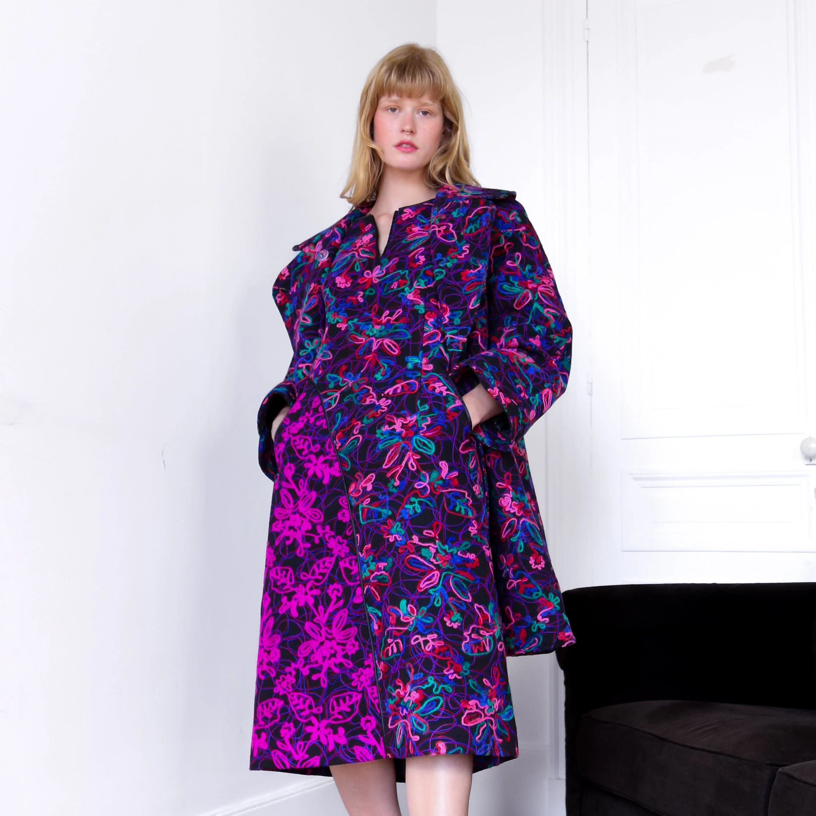 Robe Ouranos Violet Studio - Image 4