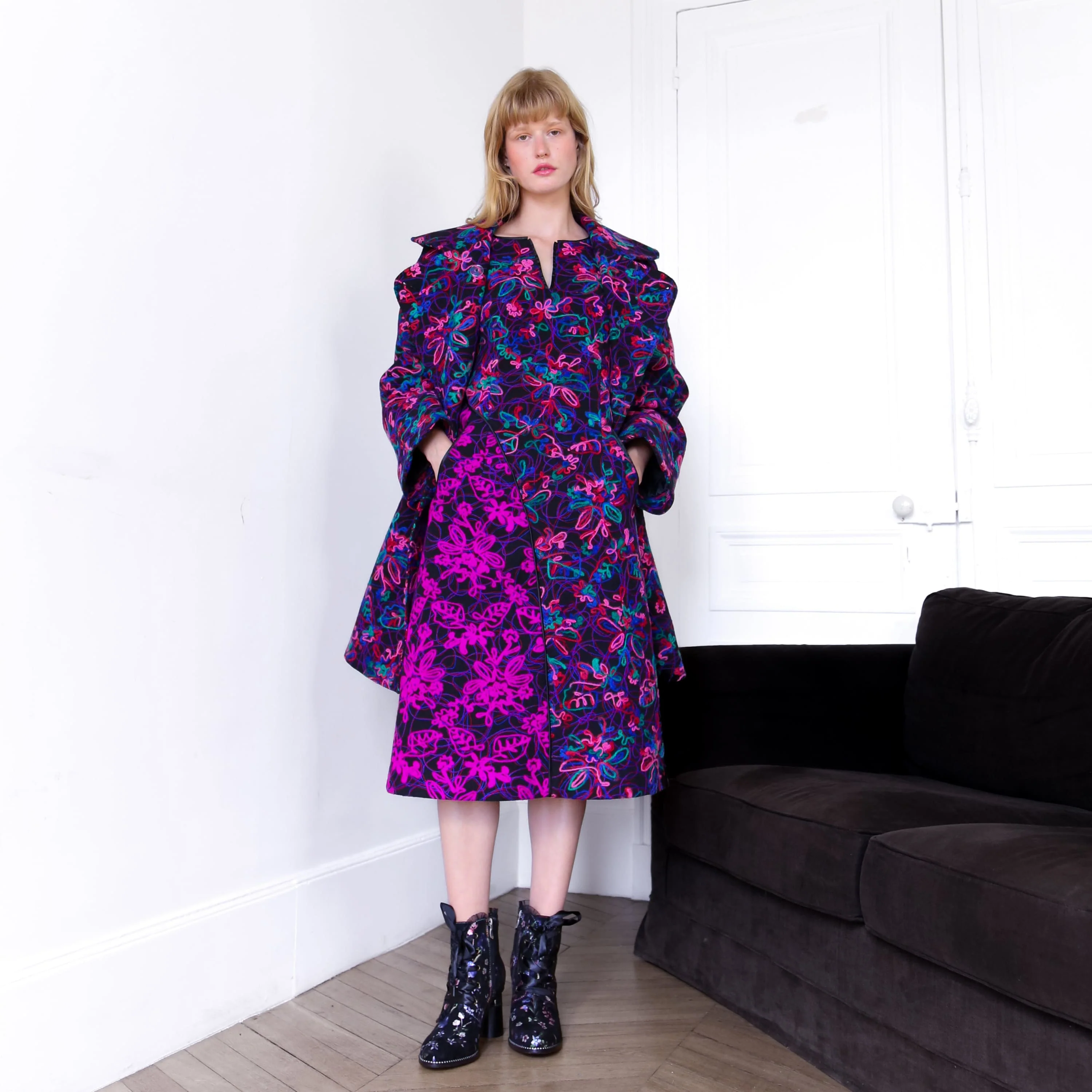 Robe Ouranos Violet Studio - Image 5